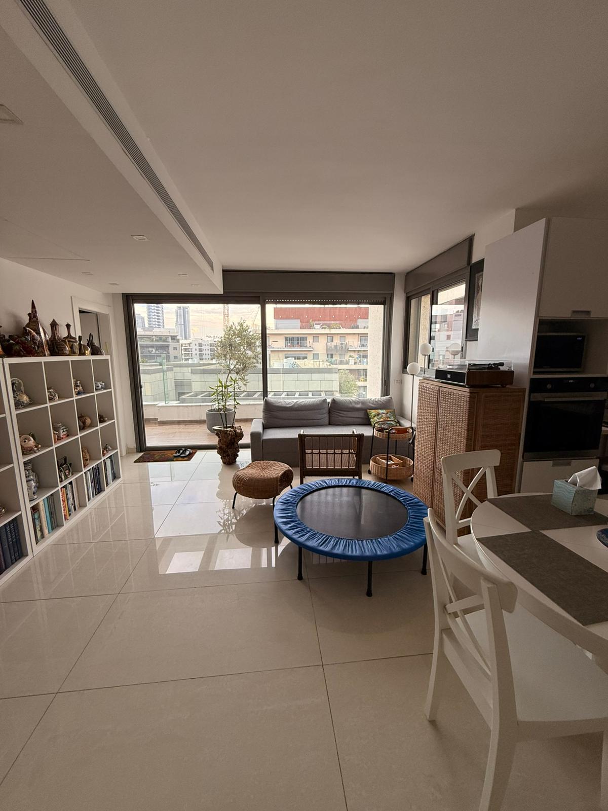 Luxueux Duplex Neuf avec Terrasse Spacieuse